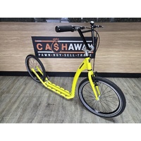 Kostka Twenty Max Adult Footbike Kick Scooter 20/20 Wheels 150kg Neon Yellow