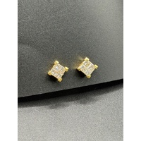 Ladies 18ct Yellow Gold Diamond Cluster Stud Earrings