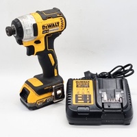 DeWALT DCF787 18V XR Cordless Impact Driver 1.7Ah Battery and Charger with Case