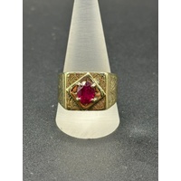 Men’s 18ct Yellow Gold Red-Coloured Stone Signet Ring