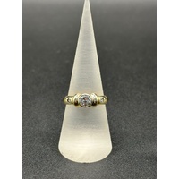 Ladies 9ct Yellow Gold Cubic Zirconia Ring