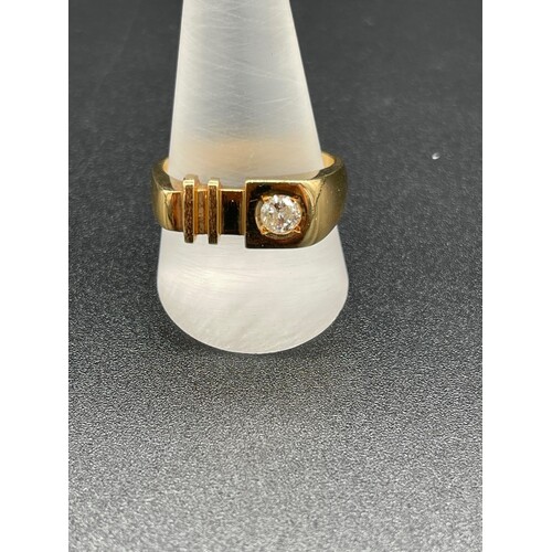 Mens 18ct Yellow Gold Round Single Diamond Ring (Pre-Owned)