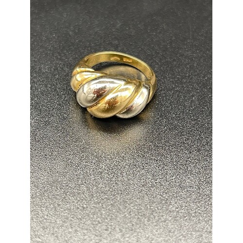 Ladies 18ct Two Tone Twist Design Ring (Pre-Owned)