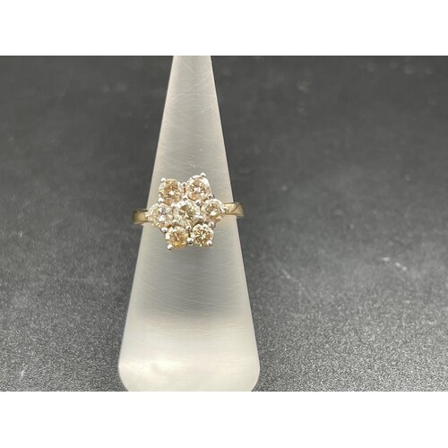 Ladies 18ct Yellow Gold Diamond Flower Ring (Pre-Owned)