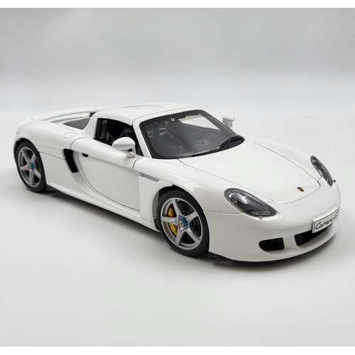 AUTOart Millennium Porsche Carrera GT 1:18 Diecast Model Car Collectible