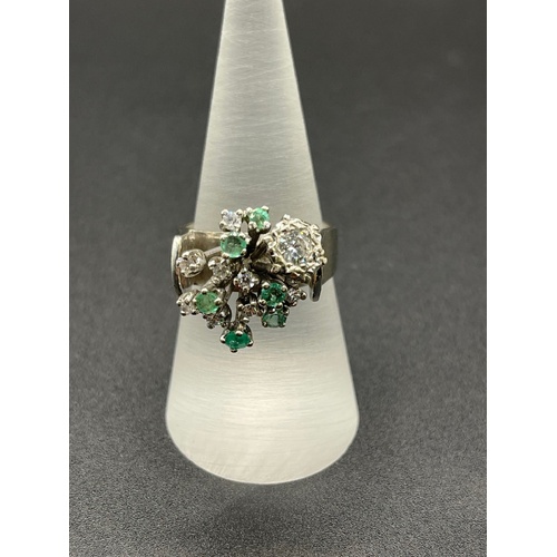 Ladies 18ct White Gold Gemstone Ring