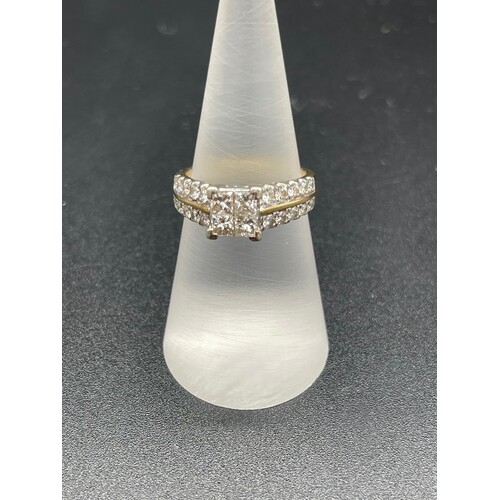 Ladies 9ct Yellow Gold Diamond Ring (Pre-Owned)