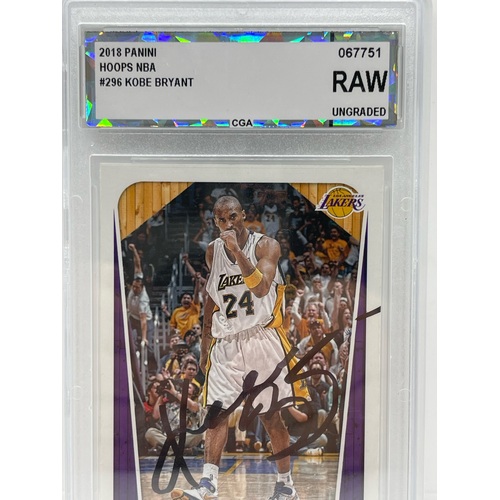 2018 NBA Hoops Basketball #296 Kobe Bryant Panini (RAW)