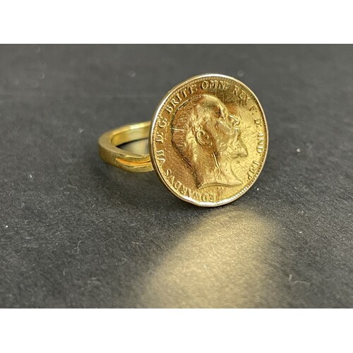 Mens 22ct Yellow Gold Full Sovereign Ring (Pre-Owned)