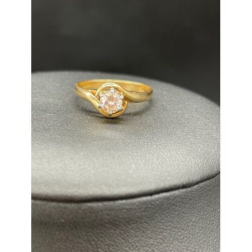 Ladies 18ct Yellow Gold Diamond Ring Elegant Fine Jewellery Timeless Style