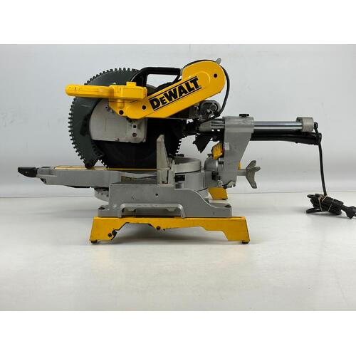 DeWalt DWS780-XE 12" Double Bevel Sliding Compound Miter Compact Powerful