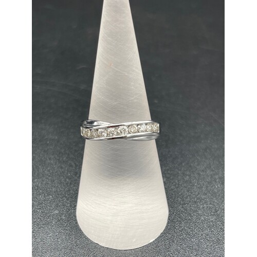 Ladies Solid 10ct White Gold Diamond Ring Fine Jewellery 2.4 Grams Size UK O