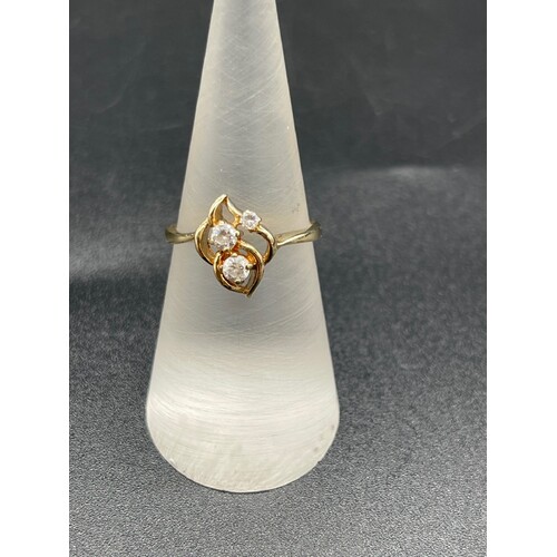 Ladies 9ct Yellow Gold CZ Stone Ring (Pre-Owned)