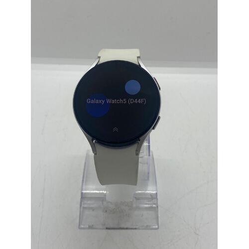 Samsung Galaxy Watch 5 44mm LTE + GPS – Silver (Pre-owned)