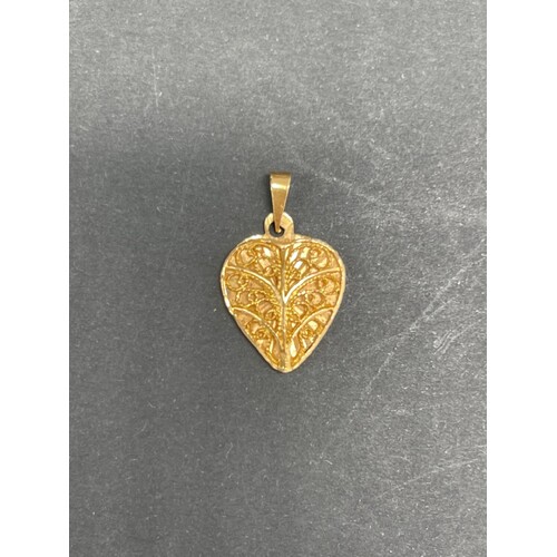 Ladies 21ct Yellow Gold Leaf Heart Pendant (Pre-Owned)