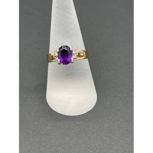 Ladies 18ct Yellow Gold Purple Gemstone Ring (Pre-Owned)