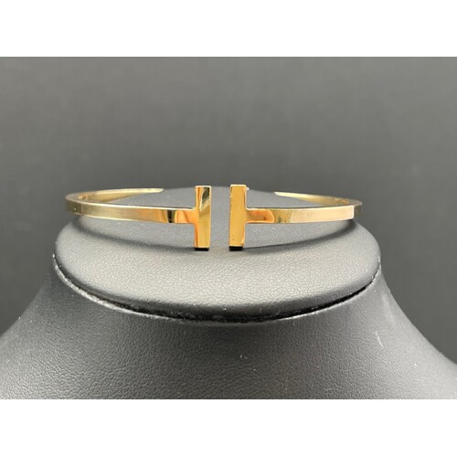 Ladies 18ct Yellow Gold Oval Hinged Cuff (Pre-Owned)