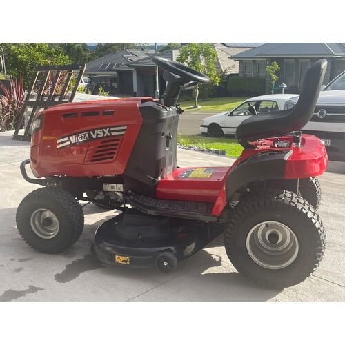 Victa Ride on Mower VSX 17.5/42 Briggs & Stratton EXi Series OHV 