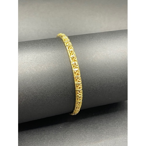 Ladies 22ct Yellow Gold Pattern Round Bangle