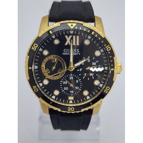 Guess W1174G4 Mens Gold Tone Black Rubber Strap Watch Sporty Chronograph