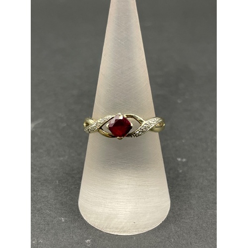 Ladies 9ct Yellow Gold Red Gemstone Ring