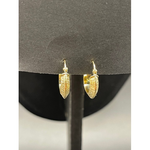 Ladies 18ct Yellow Gold Huggie Hoop Earrings