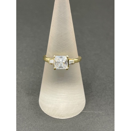 Ladies 9ct Yellow Gold Cubic Zirconia Ring