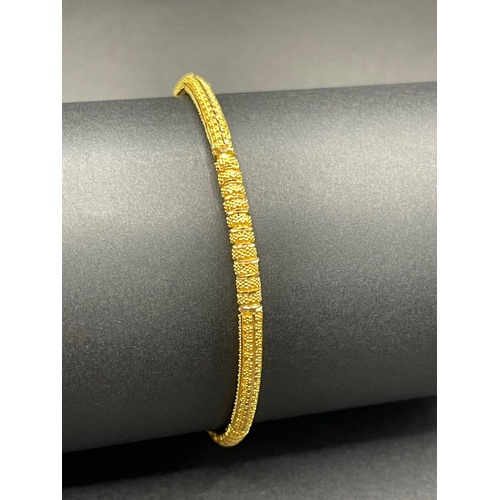 Ladies 22ct Yellow Gold Pattern Round Bangle