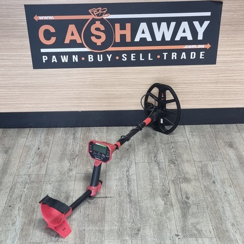Minelab Vanquish 540 Compact Metal Detector with Shovel Waist Bag and Trowel