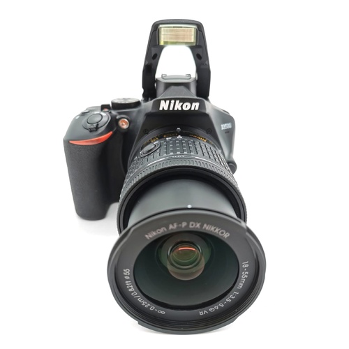 Nikon D3500 Digital Camera with 18-55mm Lens Charger 2x Batteries and Bag