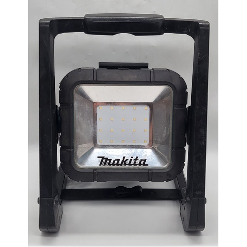 Makita DML805 18V LED Corded Cordless Flood Work Light with 5.0Ah Battery