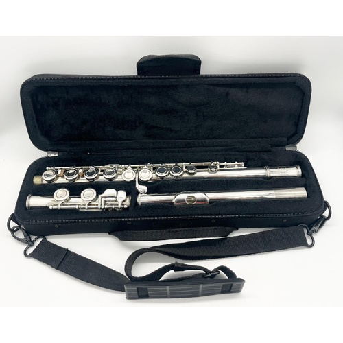 Solo Soprano Flute in Case with Cleaning Rod
