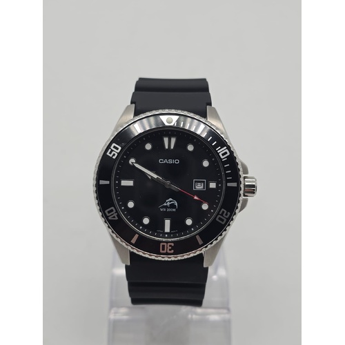 Casio Duro MDV106-1A Black and Silver Mens Analog Dive Watch 200m WR