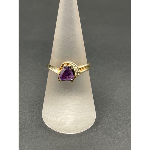 Ladies 9ct Yellow Gold Purple Gemstone and Diamonds Ring