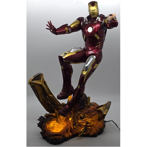 Sideshow Iron Man Mark VII 1/4 Scale Maquette Light Up Statue 1171 of 3000