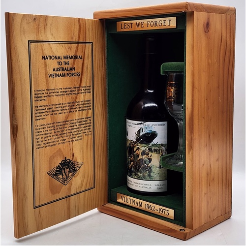 Vietnam Memorial 1992 Australian Forces Port Gift Box Mt. Aitken Estates 750ml