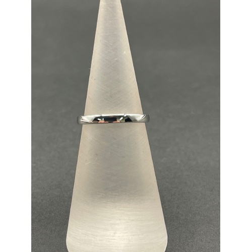 Unisex 18ct White Gold Band Ring