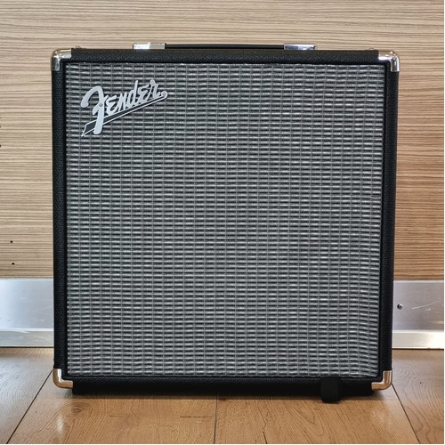 Fender Rumble 40 Bass Amplifier 40W 10 inch Speaker XLR Out Overdrive