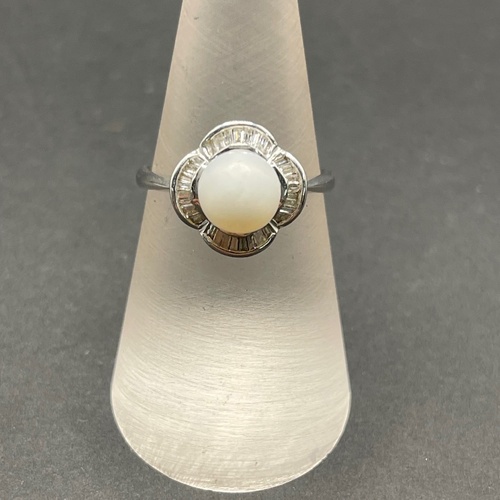 Ladies 18ct White Gold Diamond White Stone Ring