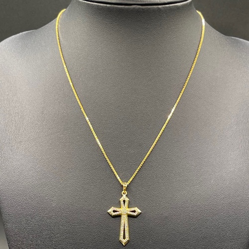 Ladies 18ct Yellow Gold Box Link Chain & Cross Pendant