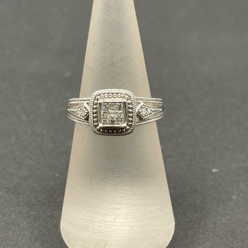 Ladies 9ct White Gold Diamond Ring
