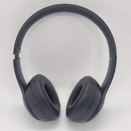 Beats A1798 Solo3 Wireless On-Ear Headphones Matte Black with Case
