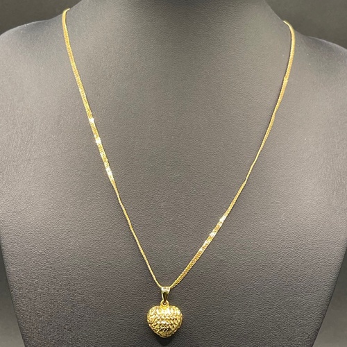Ladies 18ct Yellow Gold Fancy Link & Heart Pendant Necklace