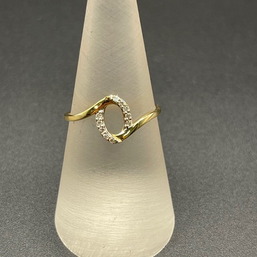 Ladies 18ct Yellow Gold Natural Diamond Ring