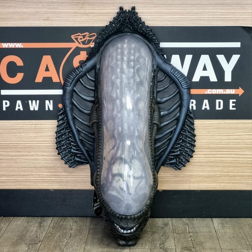 NECA Alien Xenomorph Trophy Wall Plaque Collectible Figure Display