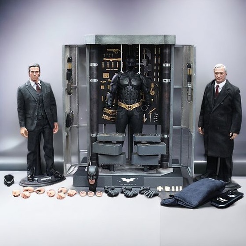Hot Toys MMS236 Batman Armory 1/6 Scale Bruce Wayne and Alfred Figure