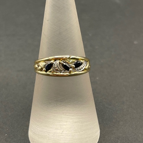 Ladies 9ct Yellow Gold Blue Sapphire Ring