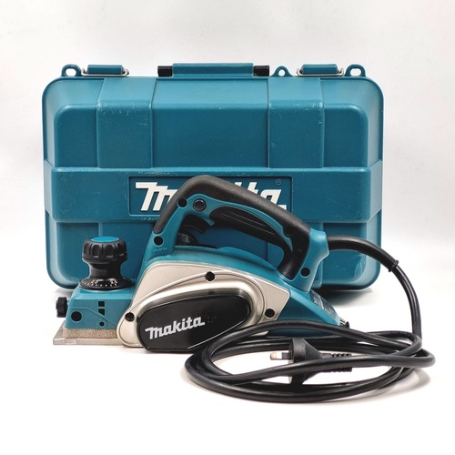 Makita KP0800 82mm Electric Corded Planer 230-240V 2.7A 50-60Hz 620W with Case