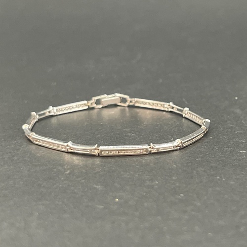 Ladies 18ct White Gold Fancy Bar Link Bracelet