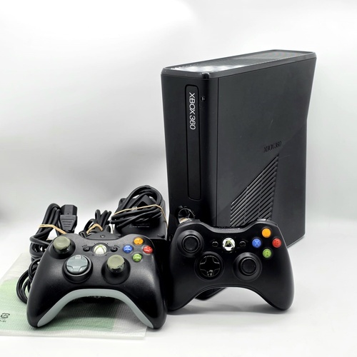Microsoft Xbox 360 S 4GB Black 1439 Console 2 Controllers and Charger